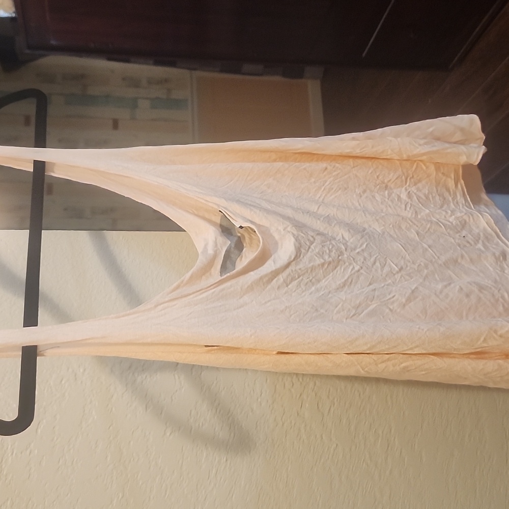 2KUHL women's tank top. Box 2 - Picture 4 of 4